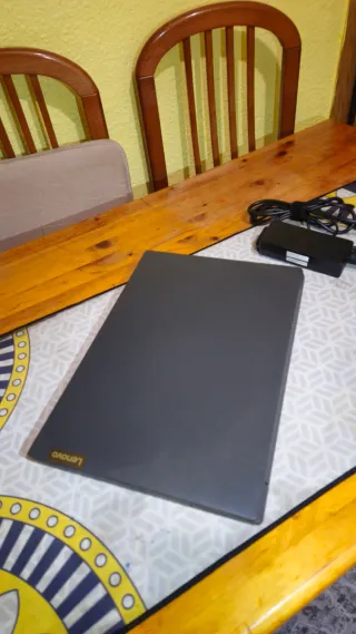 Portátil Lenovo Ryzen 12GB RAM Doble Disco