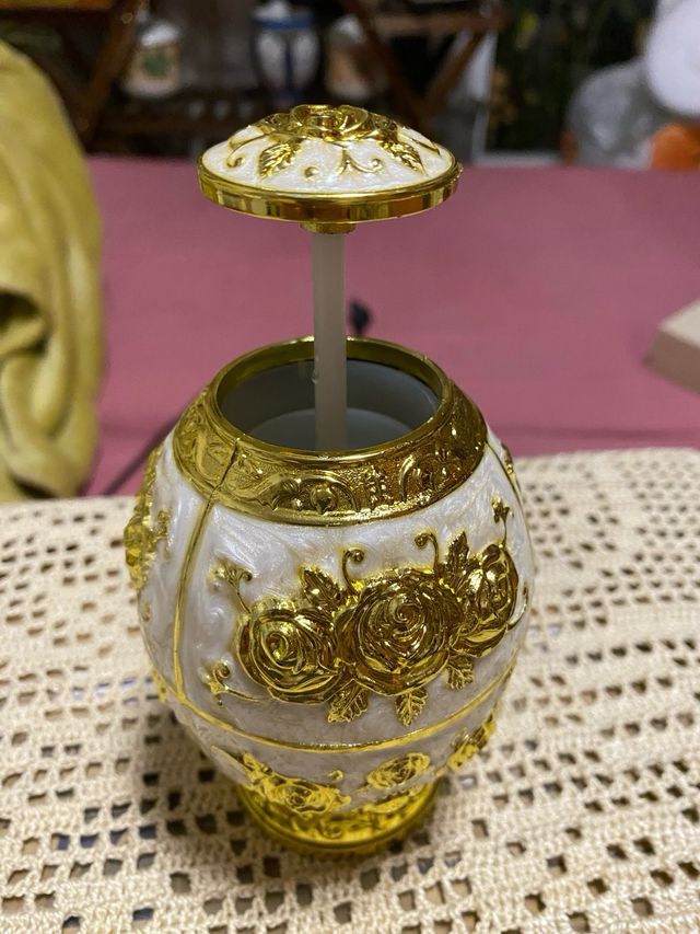 Huevo decorativo para bastoncillos