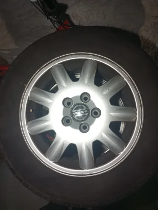 Juego de 4 ruedas en muy buen estado