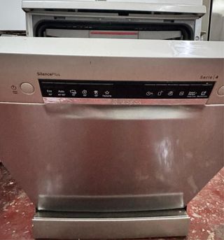 LAVAVAJILLAS BOSCH TRES BANDEJAS EN INOX