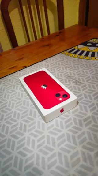 Caja iPhone 13 Rojo