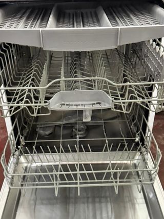 LAVAVAJILLAS BOSCH TRES BANDEJAS EN BLANCO