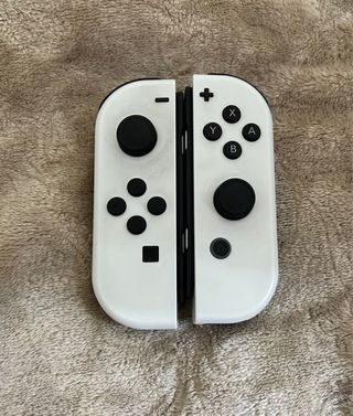 Nintendo Switch OLED Blanca y Negra