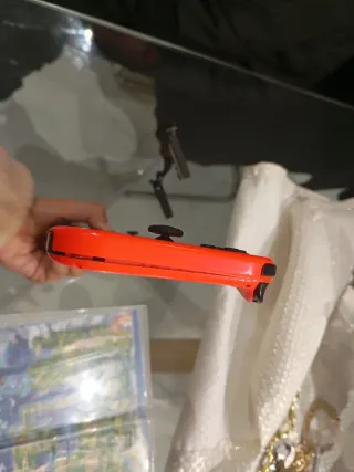 Nintendo Switch Azul/Rojo + Juego Pokémon