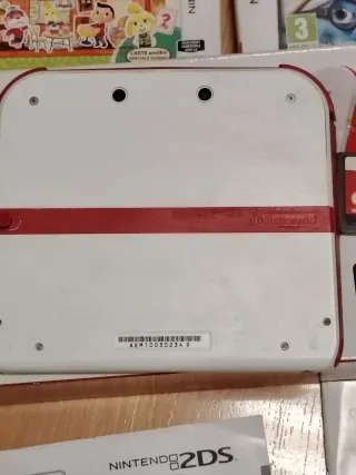 Consola Nintendo 2DS Roja/Blanca + Caja + Juegos