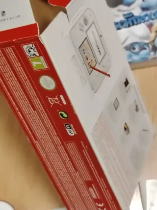 Consola Nintendo 2DS Roja/Blanca + Caja + Juegos