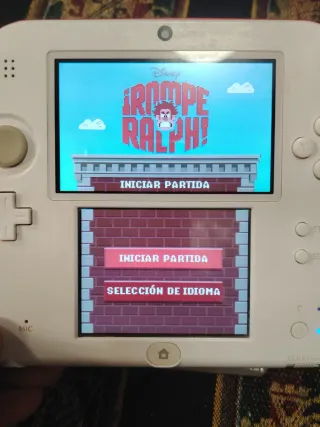 Consola Nintendo 2DS Roja/Blanca + Caja + Juegos