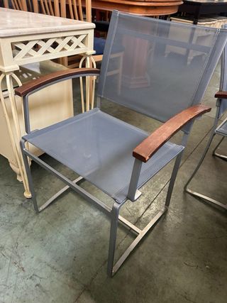 Mesa y 6 sillas de exterior