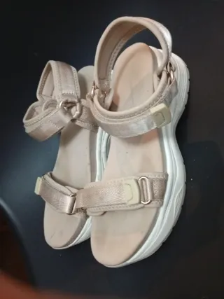 Sandalias Stradivarius correas