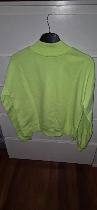 Sudadera verde fosforito con cremallera