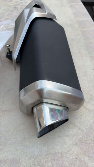 Escape Honda Forza 750 Nuevo