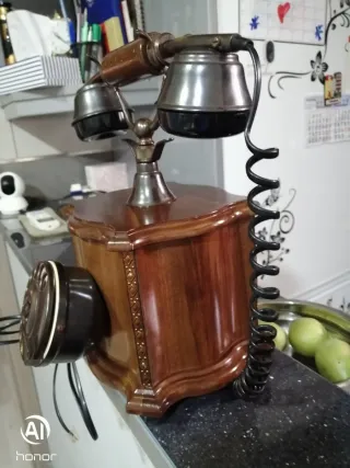 Teléfono antiguo muy bien cuidado