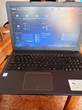 Pacchetto 2 portatili ASUS e Acer