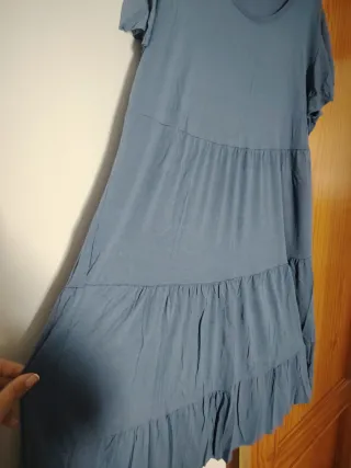 Vestido azul con volantes