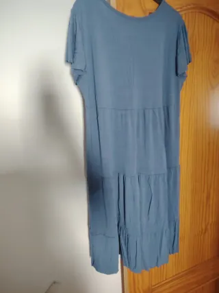 Vestido azul con volantes