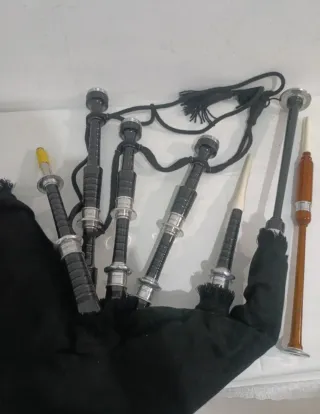 Gaita Escocesa Negra con Funda y Puntero