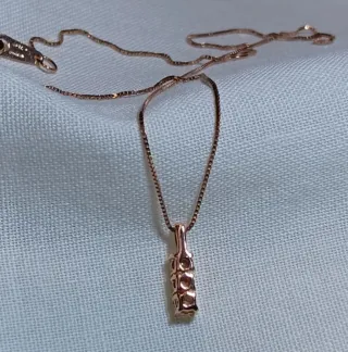 Collar y colgante de diamantes en oro 18k