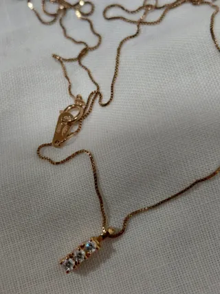 Collar y colgante de diamantes en oro 18k