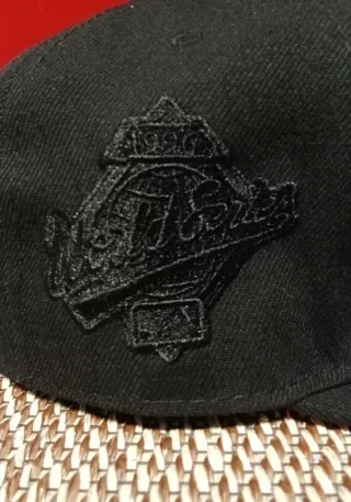 Gorra New Era 59Fifty Negra Roja Talla 7.1/2