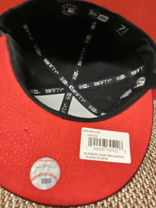 Gorra New Era 59Fifty Negra Roja Talla 7.1/2