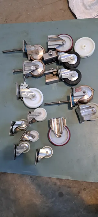 Ruedas para carritos o muebles varias unidades