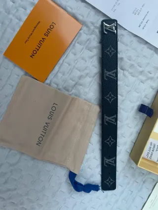 Pulsera Louis Vuitton Negra