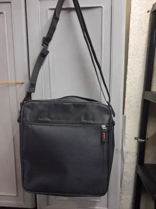 Bolso de hombre negro