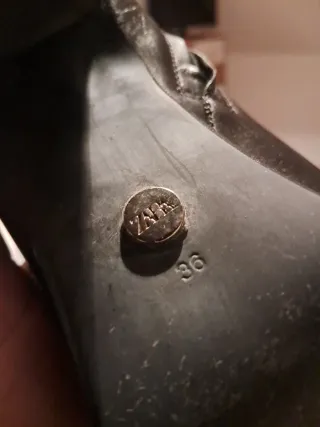 Botines de piel negros