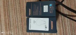 Bombilla LED nueva con sensor de movimiento