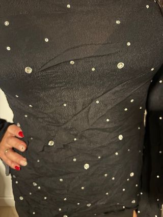 camiseta negra pedrería Zara