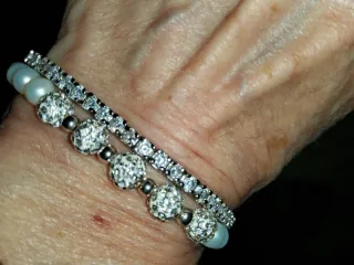 Pulseras perlas y strass plata