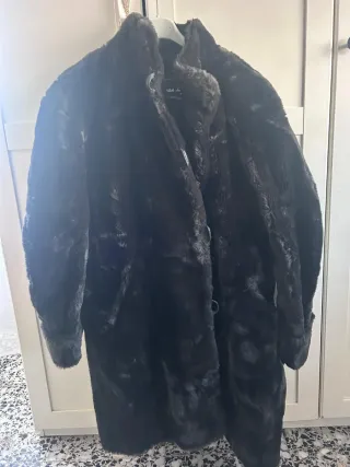 Abrigo negro pelo talla única