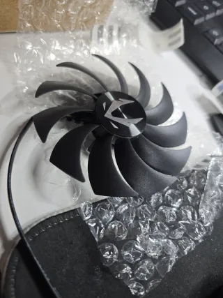 2 Ventiladores  VGA 95mm 4 pines