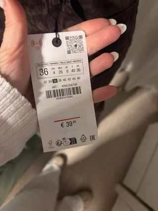 Vestido largo negro con transparencias de Zara