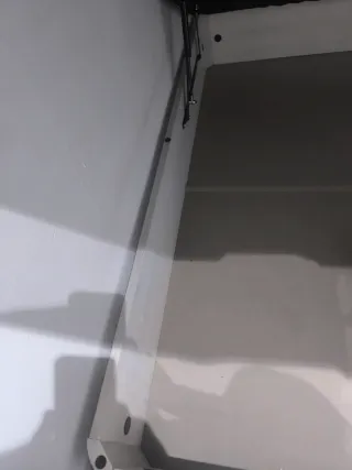 Canapé y armario blanco