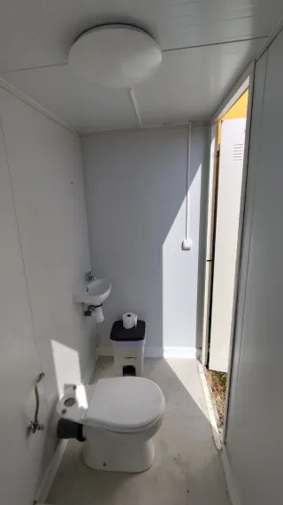 MODULO CASETA PREFABRICADA Y BAÑO INDIVIDUAL.