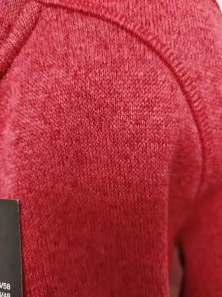 Chaqueta fucsia con etiqueta