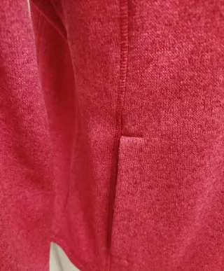 Chaqueta fucsia con etiqueta