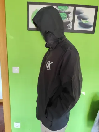 Cazadora negra hombre