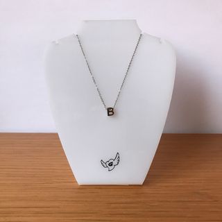 Collar Letra B Acero Inoxidable resistente al agua