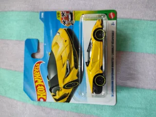 Hot Wheels Lamborghini Roadster Amarillo