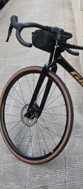 Bicicleta Giant Revolt Advanced 3 Carbono