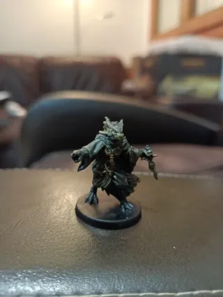 Miniatura Draconido Brujo