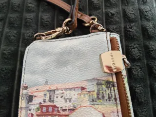 Bolso para móvil con estampado de ciudad