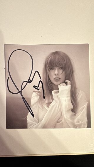 VENDITA URGENTE: CD AUTOGRAFATO TTPD DI TAYLOR SWIFT