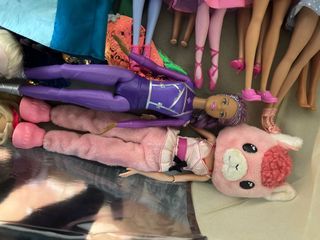 Más de 20 muñecas Barbie, Disney, Nancy