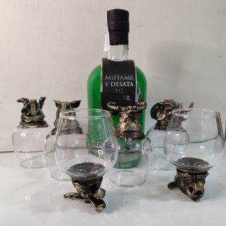 6 vasos de 100 ml con base metal animales místicos