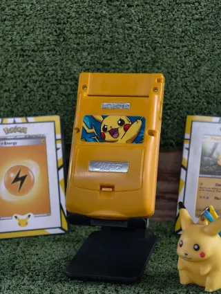 Game Boy Color Pikachu Edition