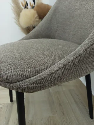 4 Sillas de comedor moderna beige