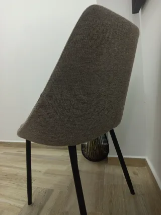 4 Sillas de comedor moderna beige